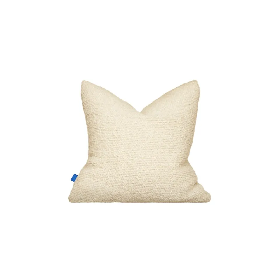 Hem Throws And Cushions>Chunky Bouclé